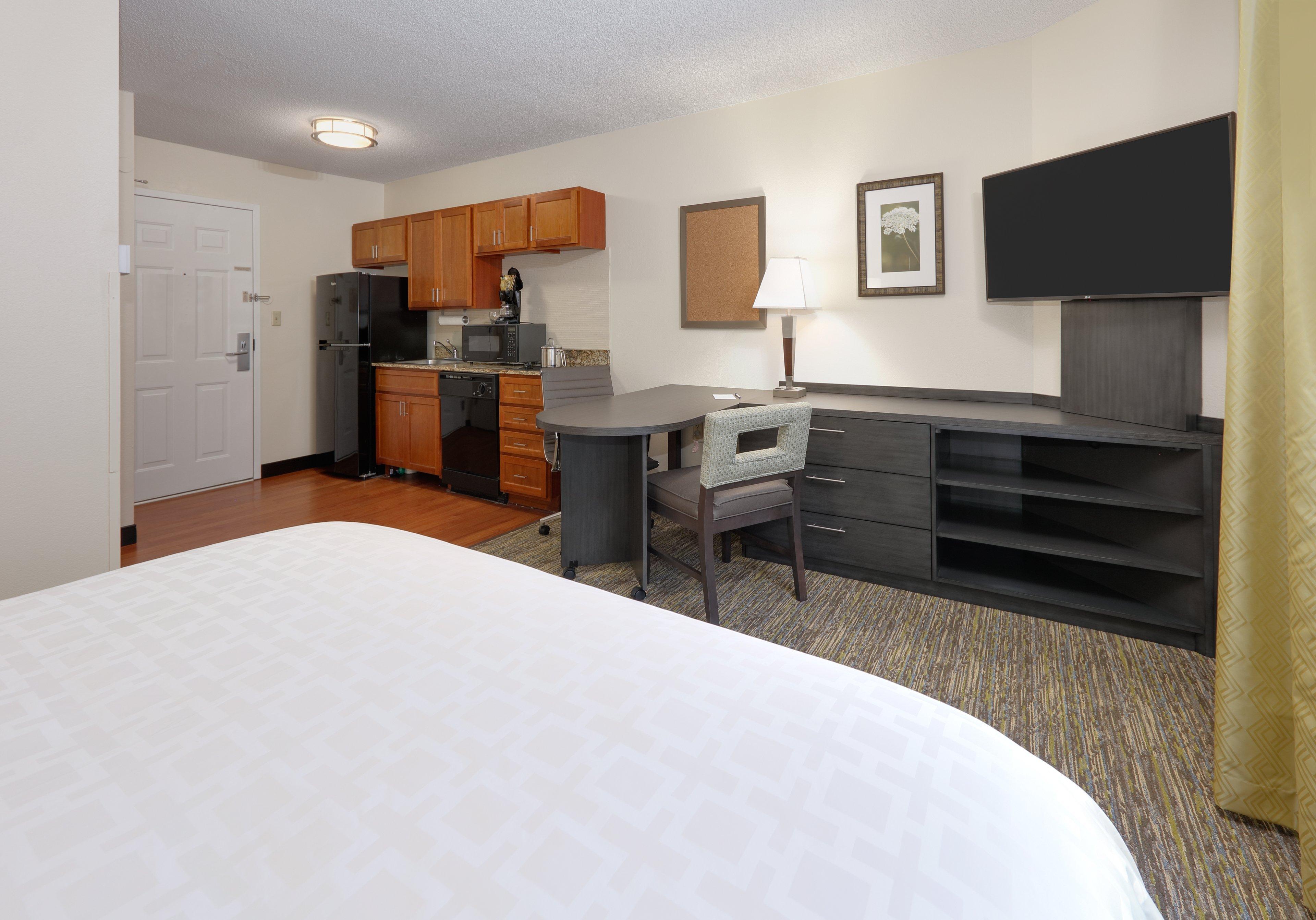 Candlewood Suites Salina By Ihg Bagian luar foto